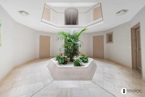 Spacious apartment with pool located in the Marina of Mandelieu