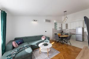 Apartment with a sea view