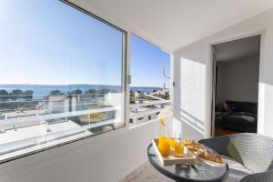 Apartment with a sea view