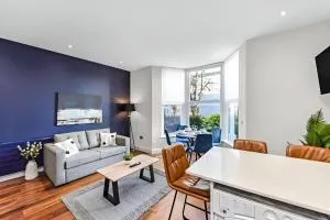 Sleek & Stylish Urban Escape-Ideal for 3! - Kilburn