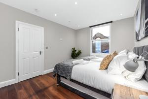 Sleek & Stylish Urban Escape-Ideal for 3!