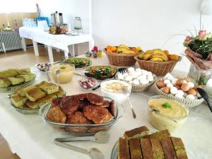 European House Of Yoga Light