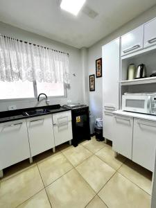 APARTAMENTO QUADRA DO MAR - 2 quartos- Localização excelente, Rua 1500 a 150 mts da PRAIA