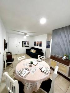 APARTAMENTO QUADRA DO MAR - 2 quartos- Localização excelente, Rua 1500 a 150 mts da PRAIA