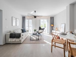 3 BDRM Stylish Apt w Pool in Puerto Banús