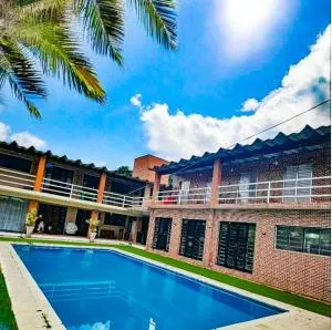 Chácara Ibiuna 9 Qts , Condominio, Pesqueiro, 27 pessoas - 伊比乌纳