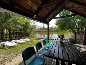 Onyx Vendégház - vízparti nyaraló