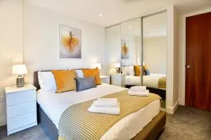 Stunning Beach View 1 Bed Apartment with Parking - The Mumbles