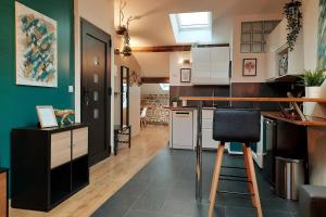 Grand appartement proche métro avec place de parking