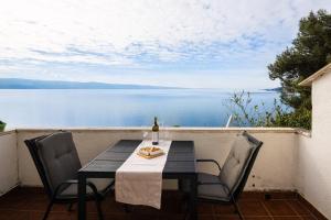 Anamarie Beachfront Apartments