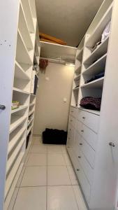 Appartements LA RESIDENCE COSTA PLANA, Appt 204, VUE SUR LA MER : photos des chambres