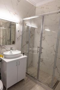 Comfortable Suites 2