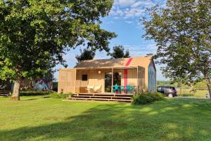 MAGNOLIA HOUSE by the RIVER BB