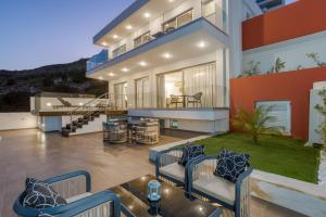 Deep Blue Luxury Villa Theseus - Private Jacuzzi - Sea View