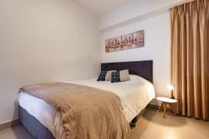 GRM302 Apt Moderno 2 DRM with KING Bed in Miraflores