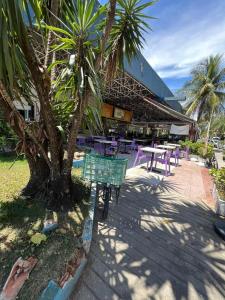 Complete Apartment in Barra da Tijuca with a privileged view - Cozinha, fogão, geladeira, Tv Smart, Ar condicionado, Tudo Novo - Balsa para a praia grátis na rua do condominio e estacionamento gratuito