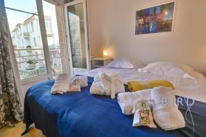 Walking distance from the old town and the sea