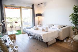 Beautiful Apartment with Terrace AC and PARKING