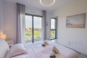 Contemporary Villa Pool and Sea View