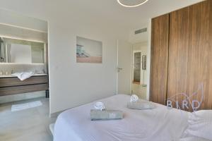 Contemporary Villa Pool and Sea View