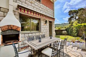 Magnificent residence with swimming pool and garden in Mougins