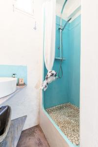 Atypical apartment old town in Cannes large terrace