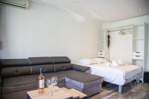 PALM PARADISE next to the Croisette