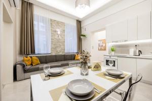 DownTown Deluxe Apartment