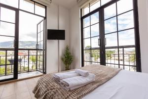 Mumbai Corner View Studio