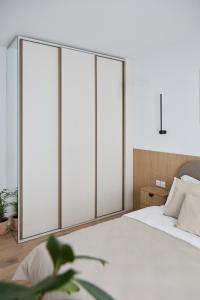 Brown I One Bedroom Apartment I One Cotroceni Park