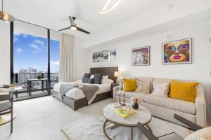 Luxury Studio with Stunning City Views