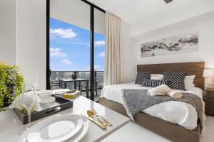 Luxury Studio with Stunning City Views