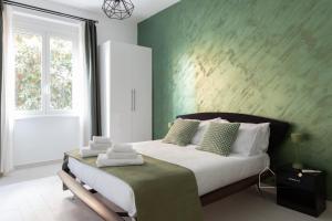 Luckys House - 400mt to Metro A, 3 bedrooms, 6-8 pax, A-C, Roma