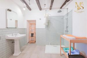 Belle maison en pierres avec piscine