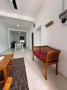 Green Dream Homestay 5 Kubang Kerian USM-HPUSM Wi-Fi & Neflix 3 Aircond Room - Kampong Chabang Pasir