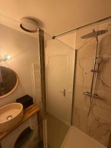 Appartements Appartement cosy a 10 minutes champs Elysee, Trocadero : photos des chambres