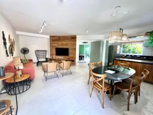 Casa Condomínio 350m Praia Piscina Privativa