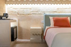 Via Cota 24 Raro Rooms