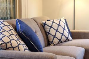 Leafy Retreat Townhouse Near Airport & City