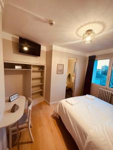 Hotels Hotel Anatole France : photos des chambres
