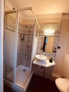 Hotels Hotel Anatole France : photos des chambres