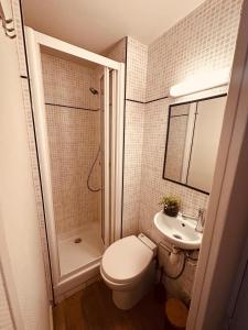 Hotels Hotel Anatole France : photos des chambres