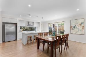 Raywood Coastal Retreat by ReadyStay