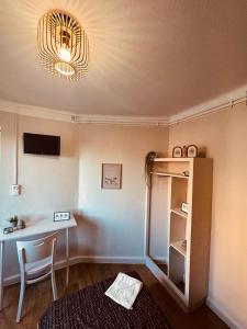 Hotels Hotel Anatole France : photos des chambres