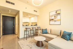 Stylish 1BR Business Bay - Near Metro - Balcony with City Views