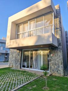 Casa Boho-Rota dos Milagres-Condomínio pé na areia