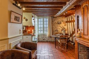 Appartements Les Colombages - studio ON the port of Honfleur - nice view : photos des chambres