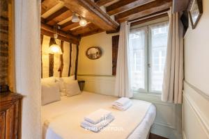 Appartements Les Colombages - studio ON the port of Honfleur - nice view : photos des chambres