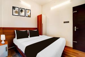 Hotel O Gandhi Nagar Near South Railway Backgate