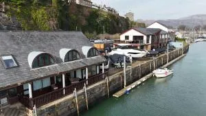 Fisherman Cove - 哈雷克